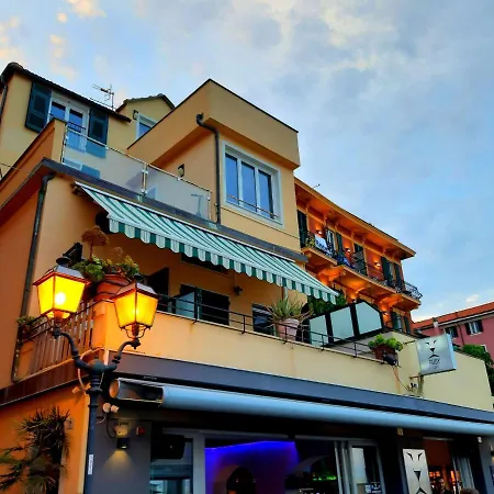 Fronte Mare Con Terrazzo Zio