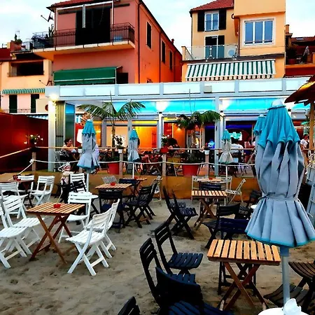 Apartment Fronte Mare Con Terrazzo Zio Alassio