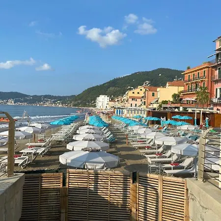 Apartment Fronte Mare Con Terrazzo Zio *