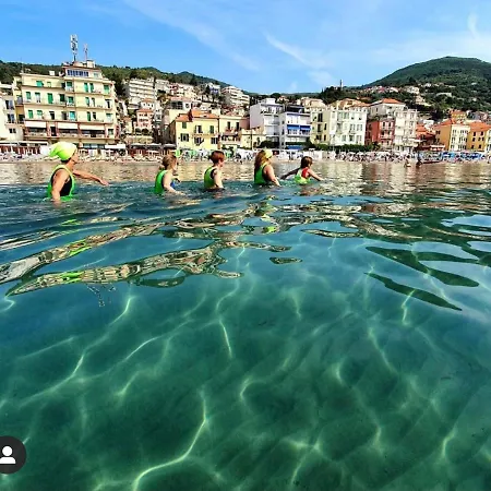 Fronte Mare Con Terrazzo Zio Alassio